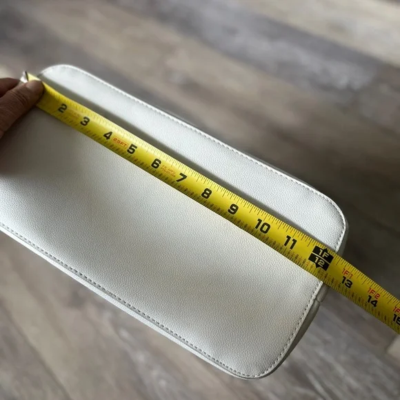 🛍️ Crossi cute bow bag never used. Measurements posted. - Picture 4 of 14